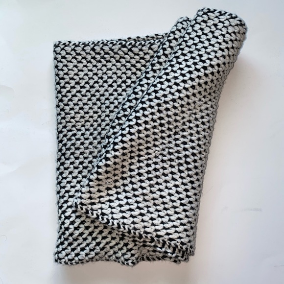 Scarfs - Picture 5 of 7